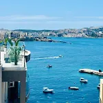 Seaview Portside Penthouse Superior *