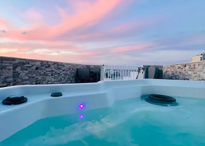 Seaview Portside Penthouse Superior St. Paul's Bay