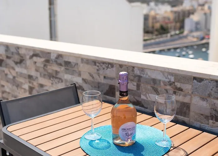 Seaview Portside Penthouse Superior St. Paul's Bay